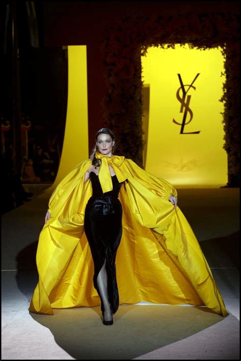 ysl haute tenue buste|Haute Tenue .